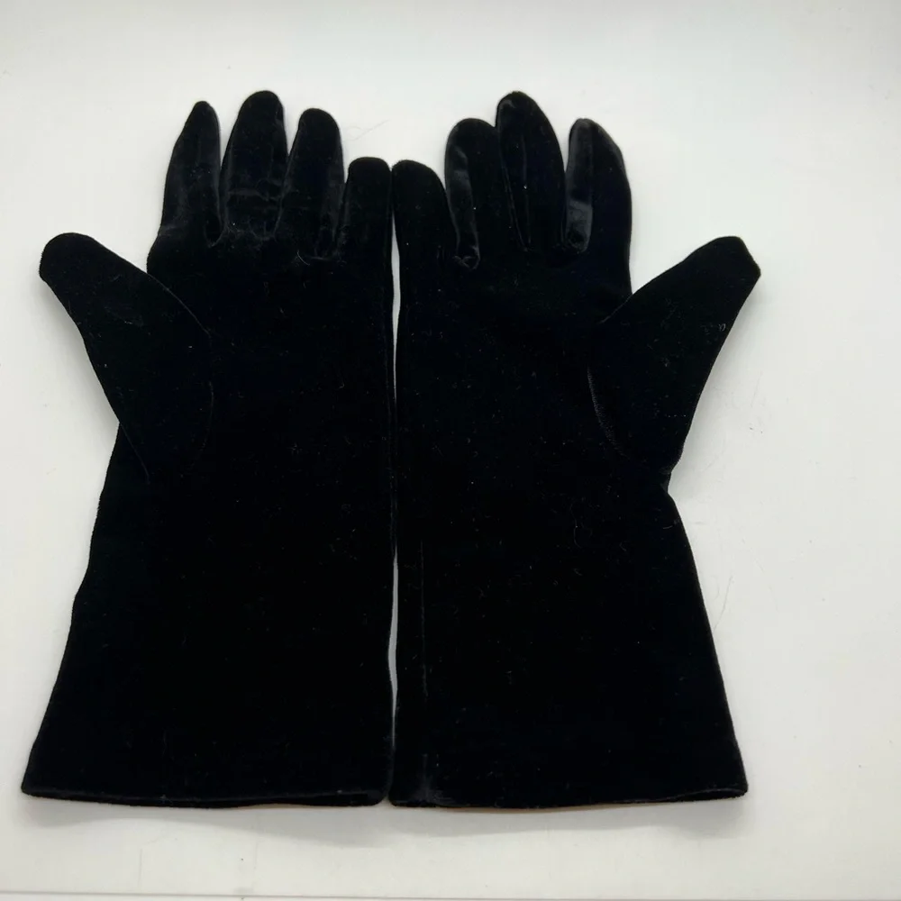 Ann Taylor Velvety Gloves Stretchy OSFA, lightweight